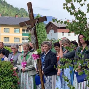 Hl. Messe vor dem Betreuten Wohnen