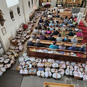 Speisensegnung in der Pfarrkirche