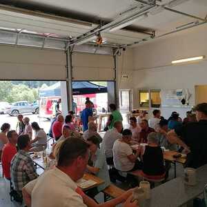 Gemütlicher Ausklang und Grillerei im Feuerwehrdepot